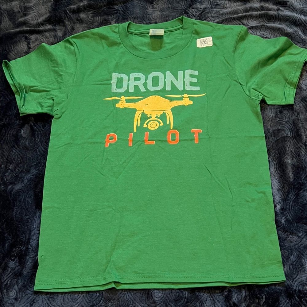 Drone Pilot Kids Green T-Shirt (Youth L : 11/12)